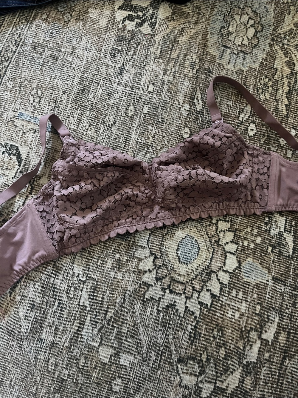 Delicate Lace nursing bra Bralette in Mauve 36b